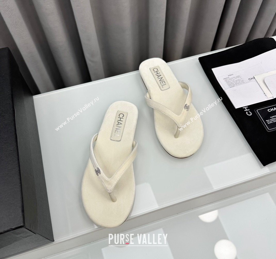 Chanel Velvet Flat Thong Slide Sandals with Crystal CC G45716 White 2024 (MD-240425043)