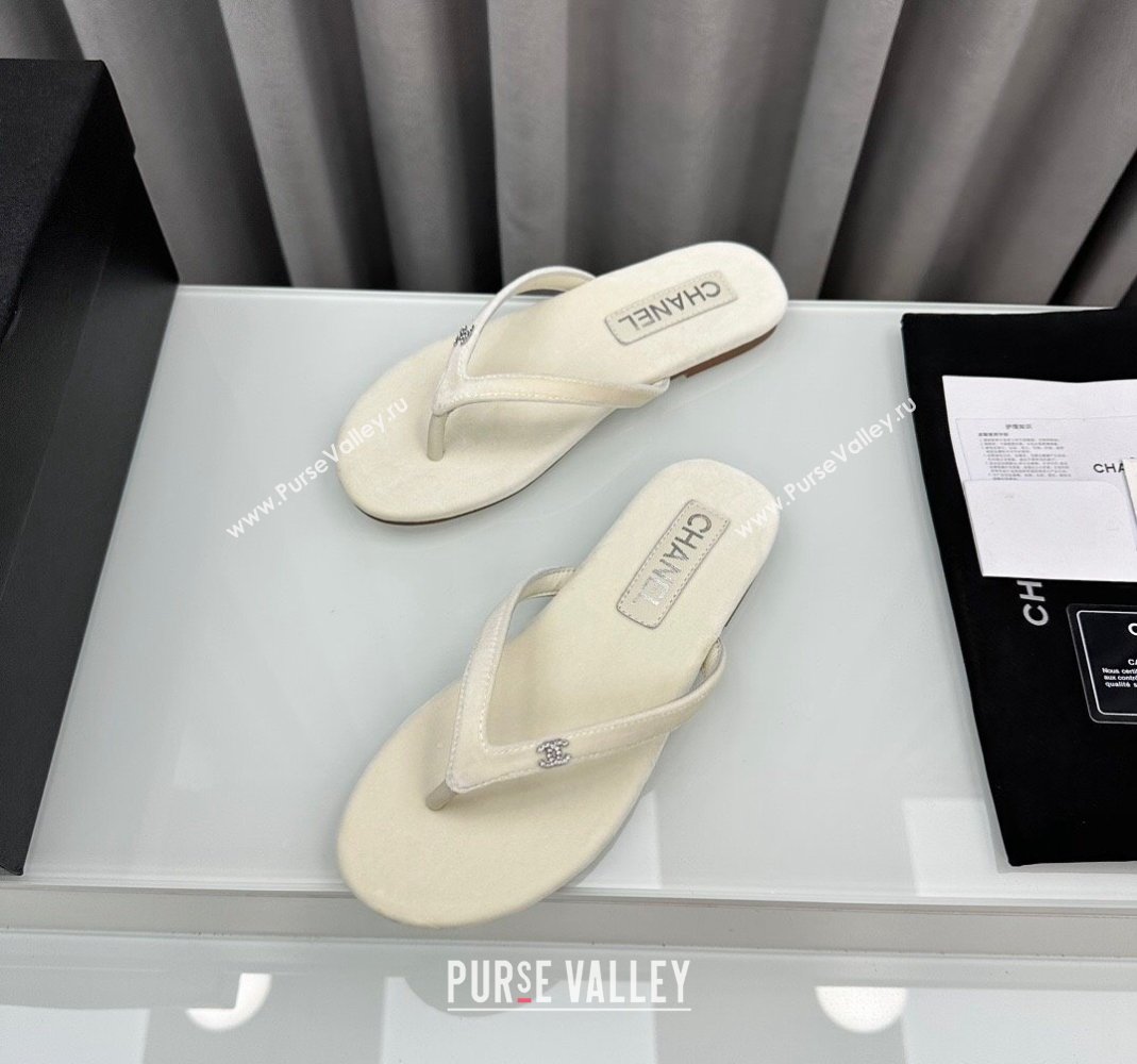 Chanel Velvet Flat Thong Slide Sandals with Crystal CC G45716 White 2024 (MD-240425043)