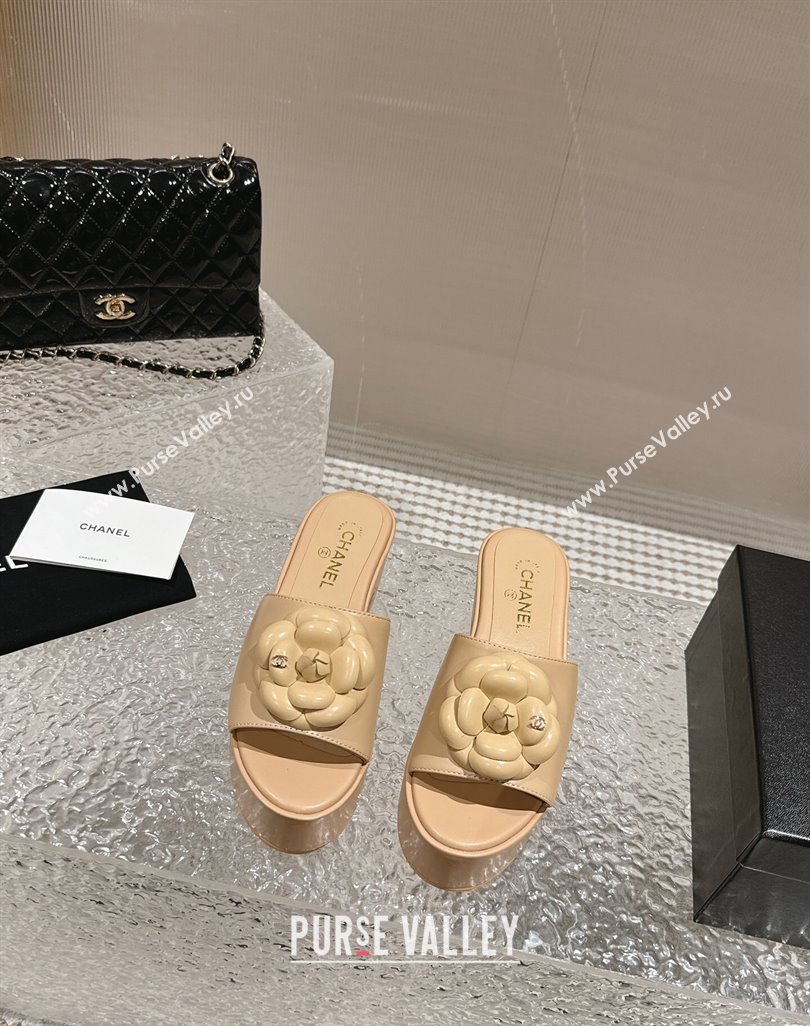 Chanel Camellia Bloom Lambskin Wedge Platform Slide Sandals 6.5cm Beige 2024 0424 (MD-240424188)