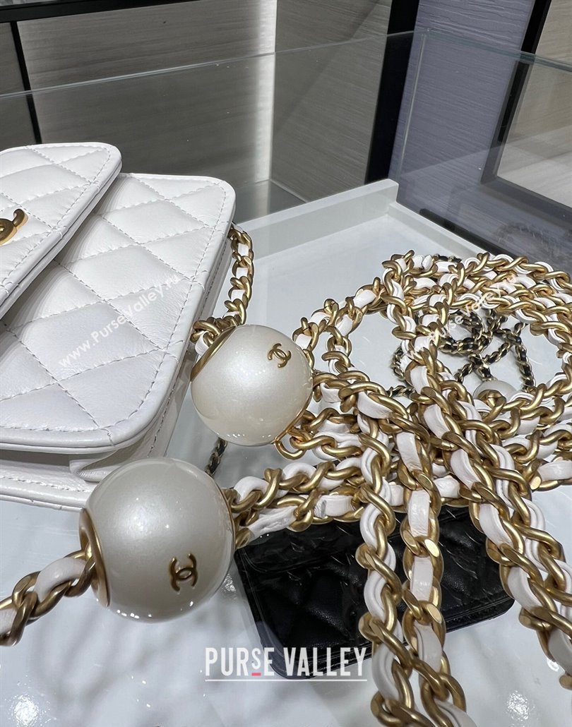 Chanel Lambskin Clutch with Pearls Chain White 2024 AP4010 (yezi-240517085)