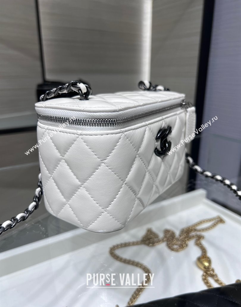 Chanel Lambskin Clutch with Chain AP3905 White/Black 2024 (yezi-240517099)