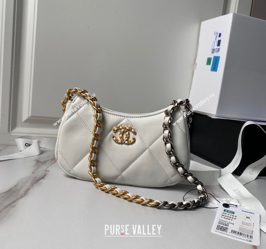 Chanel 19 Calfskin Clutch with Short Chain AP3763 White 2024 (yezi-240517122)