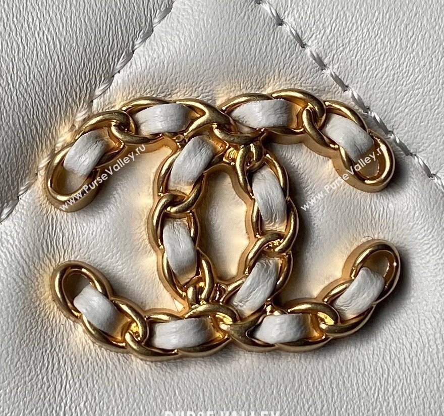 Chanel 19 Calfskin Clutch with Short Chain AP3763 White 2024 (yezi-240517122)