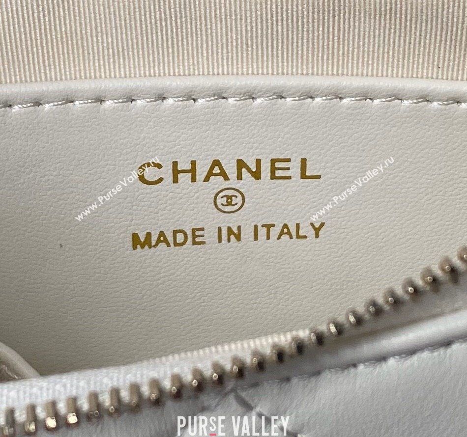 Chanel 19 Calfskin Clutch with Short Chain AP3763 White 2024 (yezi-240517122)