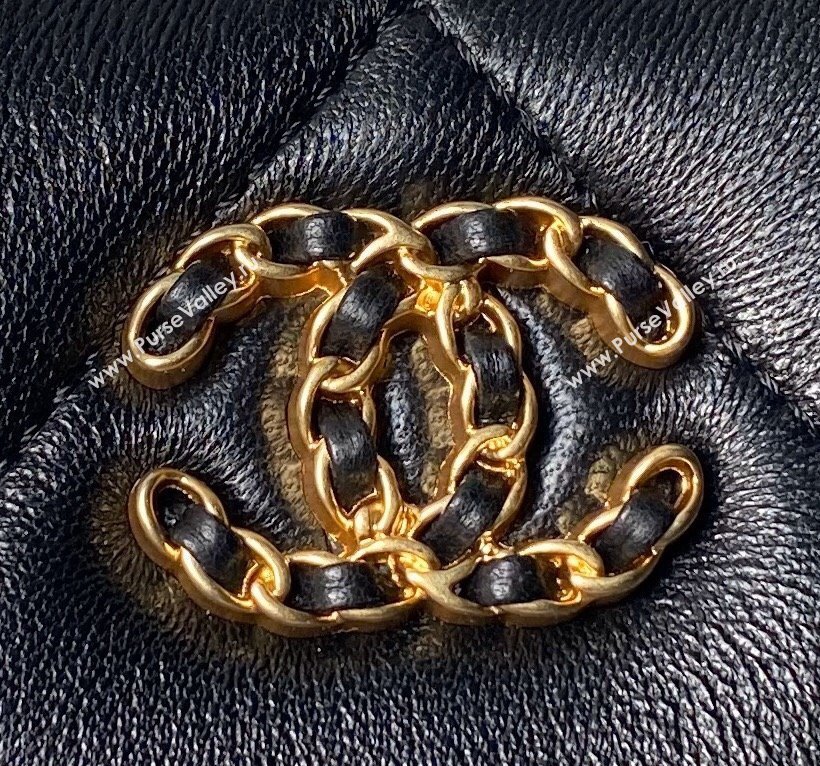 Chanel 19 Calfskin Clutch with Long Chain AP3763 Black 2024 (yezi-240517124)