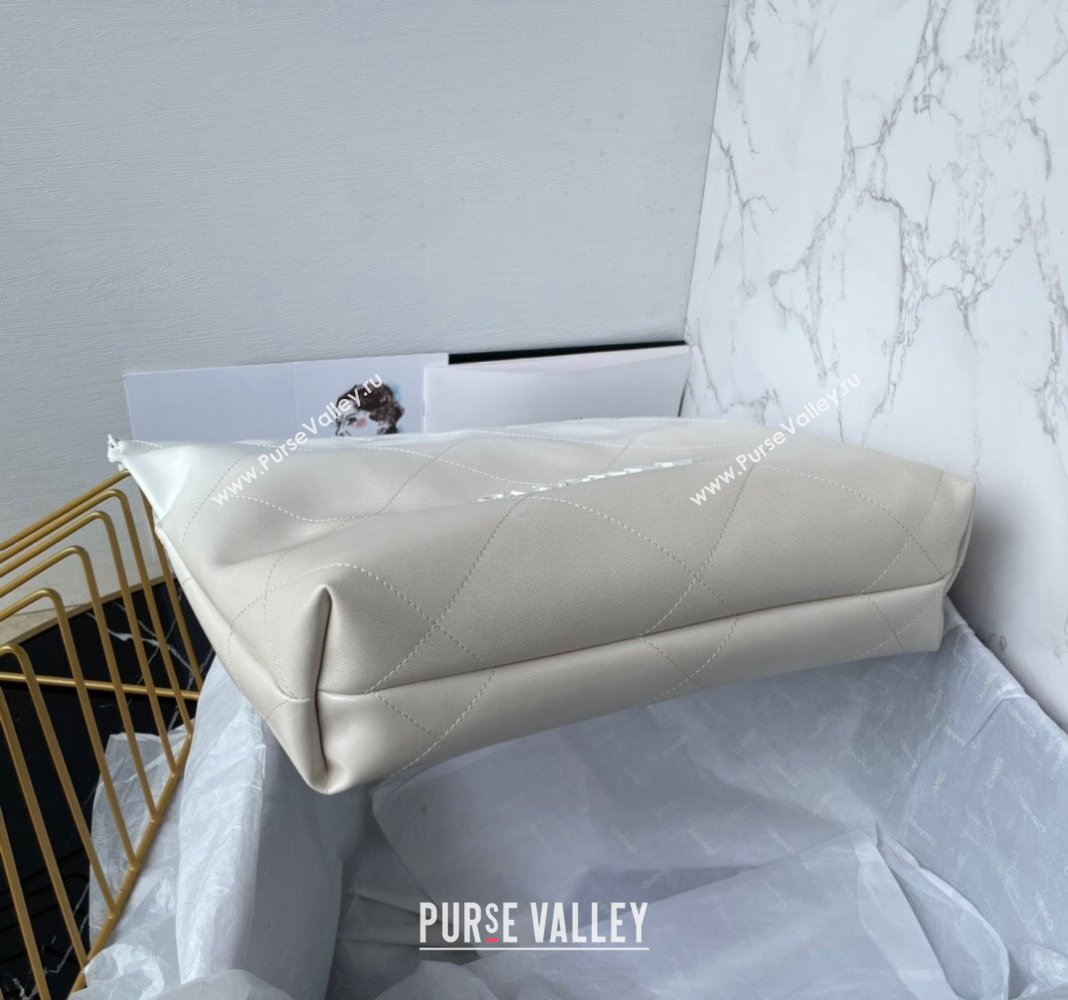 Chanel 22 Patent Gradient Calfskin Lacquered Metal Small Shopping Bag AS3260 White/Light Grey 2024 (yezi-240517025)