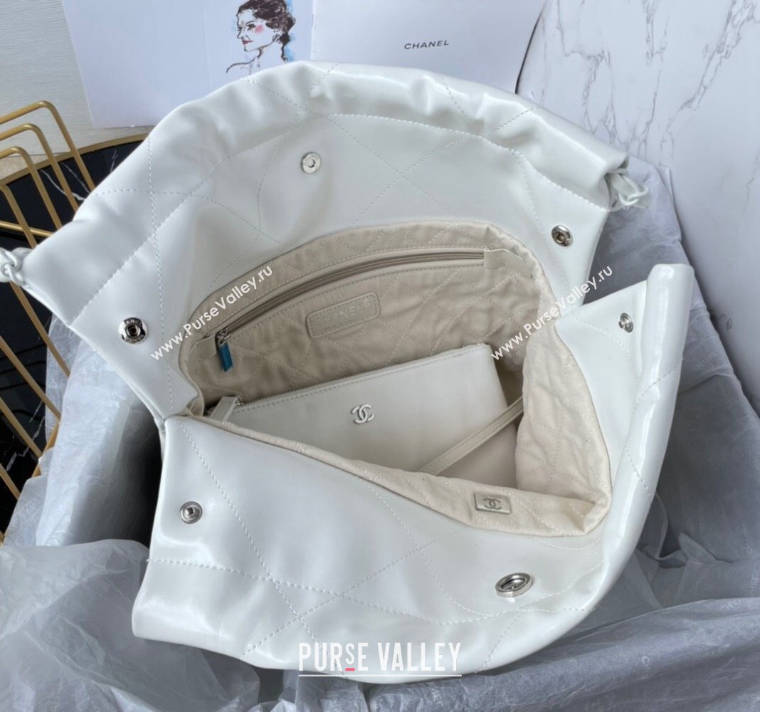 Chanel 22 Patent Gradient Calfskin Lacquered Metal Small Shopping Bag AS3260 White/Light Grey 2024 (yezi-240517025)