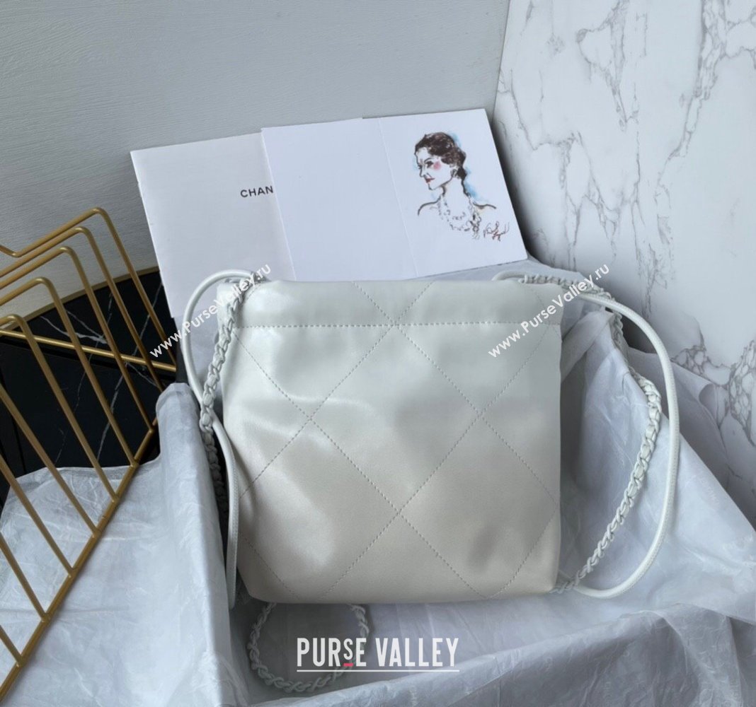 Chanel 22 Patent Gradient Calfskin Lacquered Metal Mini Shopping Bag AS3980 White/Light Grey 2024 (yezi-240517022)