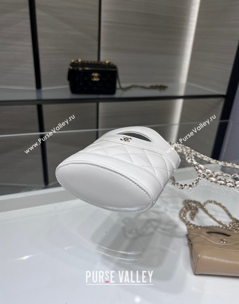 Chanel Shiny Lambskin Clutch with Chain AP3924 White 2024 (yezi-240517078)