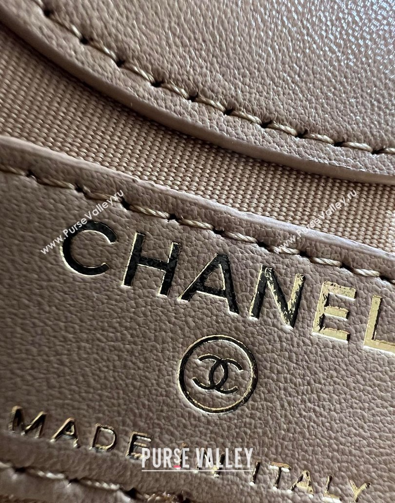 Chanel Shiny Lambskin Clutch with Chain AP3924 Beige 2024 (yezi-240517079)