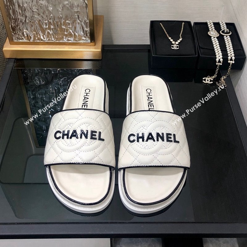 Chanel Quilted Lambskin Flat Slide Sandals with CC and Signature White 2024 (MD-240601008)