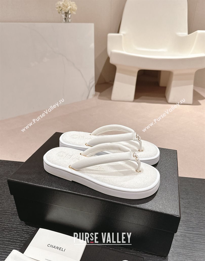 Chanel Lambskin Thong Flat Slides Sandal with CC Patch White 2024 0601 (MD-240601048)