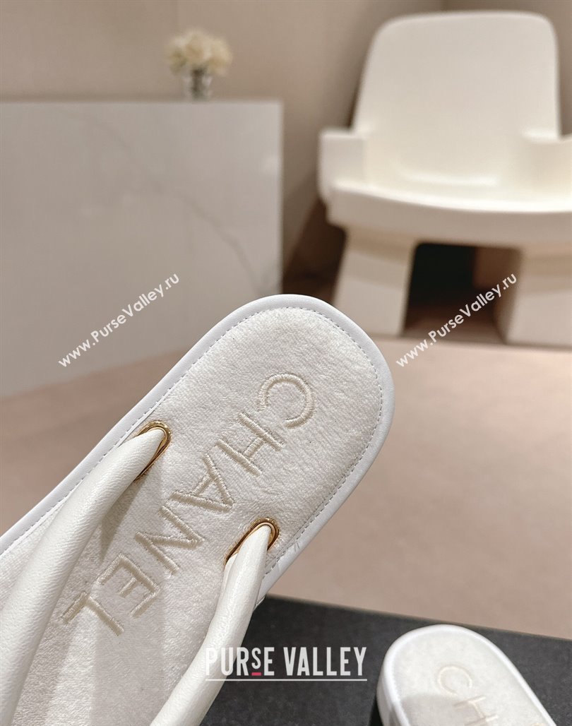 Chanel Lambskin Thong Flat Slides Sandal with CC Patch White 2024 0601 (MD-240601048)