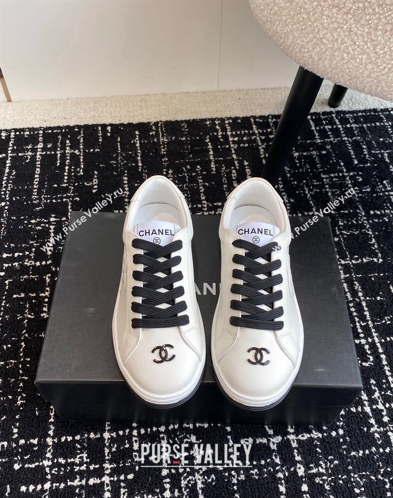 Chanel CC White Calfskin Sneakers Black 2024 0601 (KL-240601104)