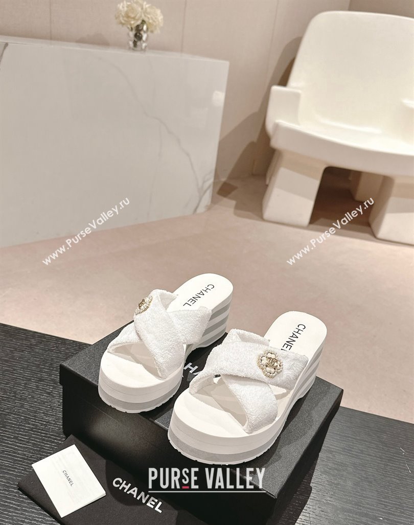 Chanel Towl Wedge Slides Sandals 7cm White 2024 0603 (MD-240603132)