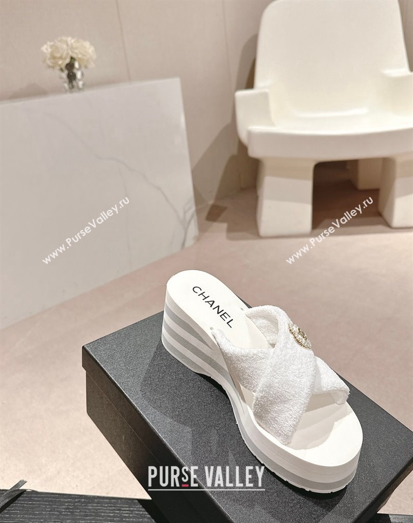 Chanel Towl Wedge Slides Sandals 7cm White 2024 0603 (MD-240603132)