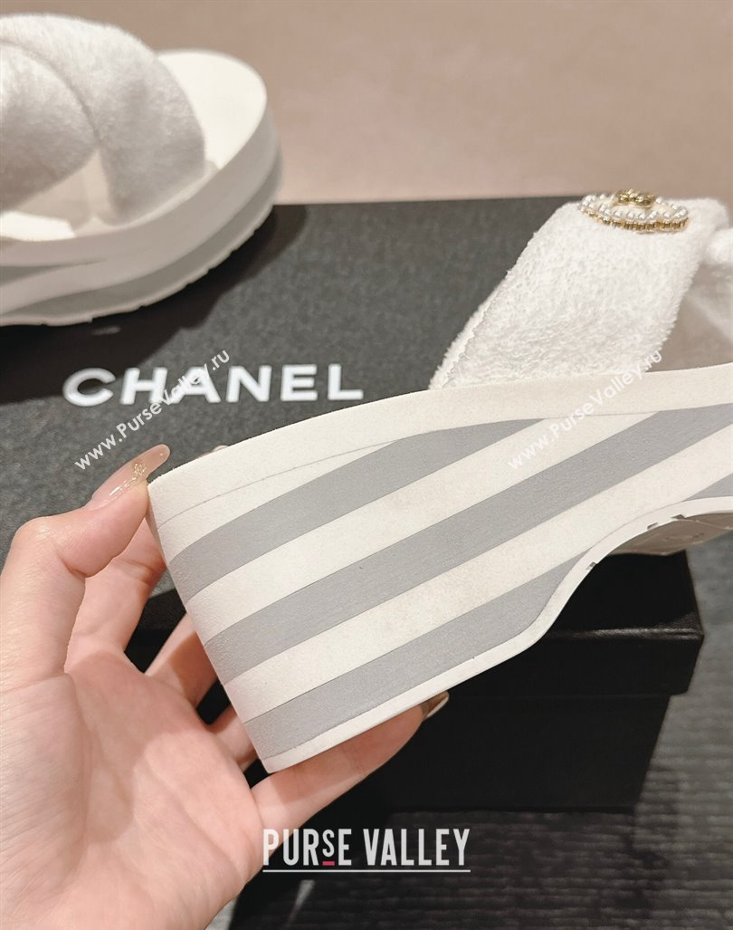 Chanel Towl Wedge Slides Sandals 7cm White 2024 0603 (MD-240603132)