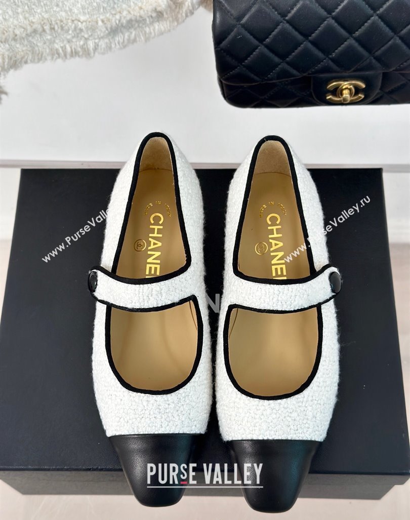 Chanel Tweed Mary Janes Ballet Flat with Pointed Toe White/Black 2024 0603 (MD-240603148)