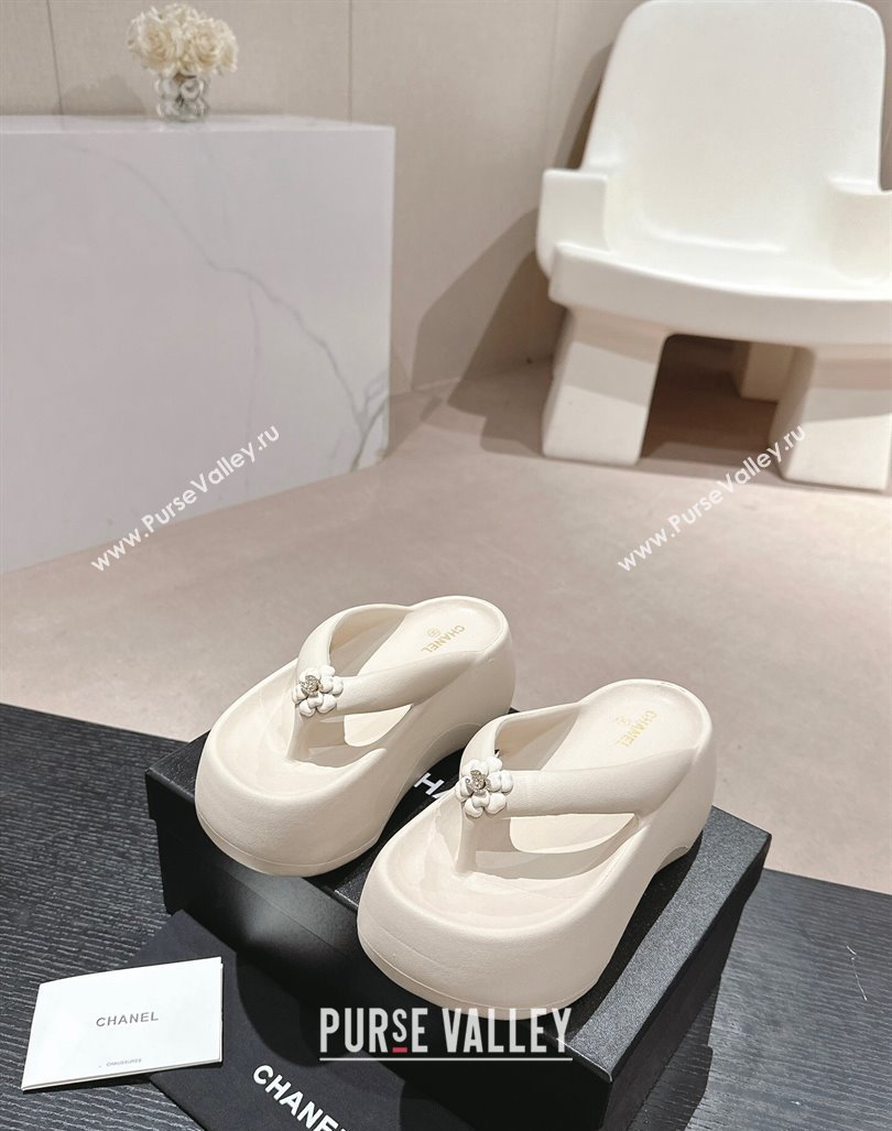 Chanel Rubber Platform Slide Thong Sandals 4cm with Bloom White 2 2024 070301 (MD-240603149)