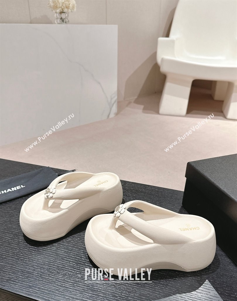 Chanel Rubber Platform Slide Thong Sandals 4cm with Bloom White 2 2024 070301 (MD-240603149)