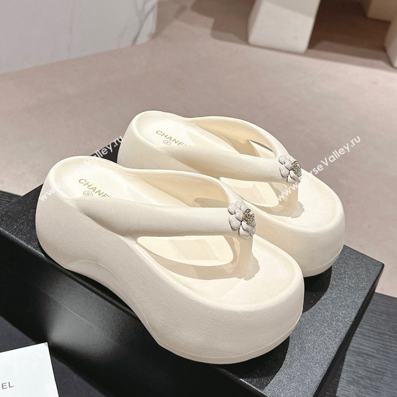 Chanel Rubber Platform Slide Thong Sandals 4cm with Bloom Cream White 2024 070301 (MD-240603152)