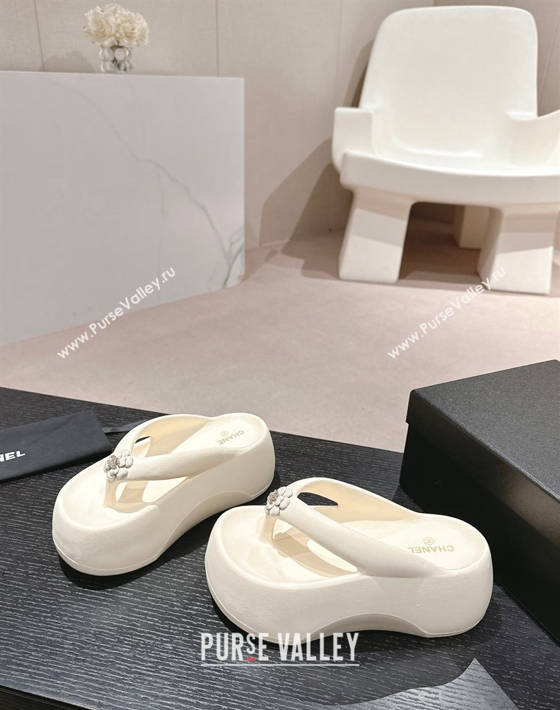 Chanel Rubber Platform Slide Thong Sandals 4cm with Bloom Cream White 2024 070301 (MD-240603152)