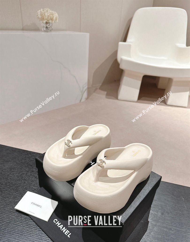 Chanel Rubber Platform Slide Thong Sandals 4cm with CC White 2 2024 070301 (MD-240603155)