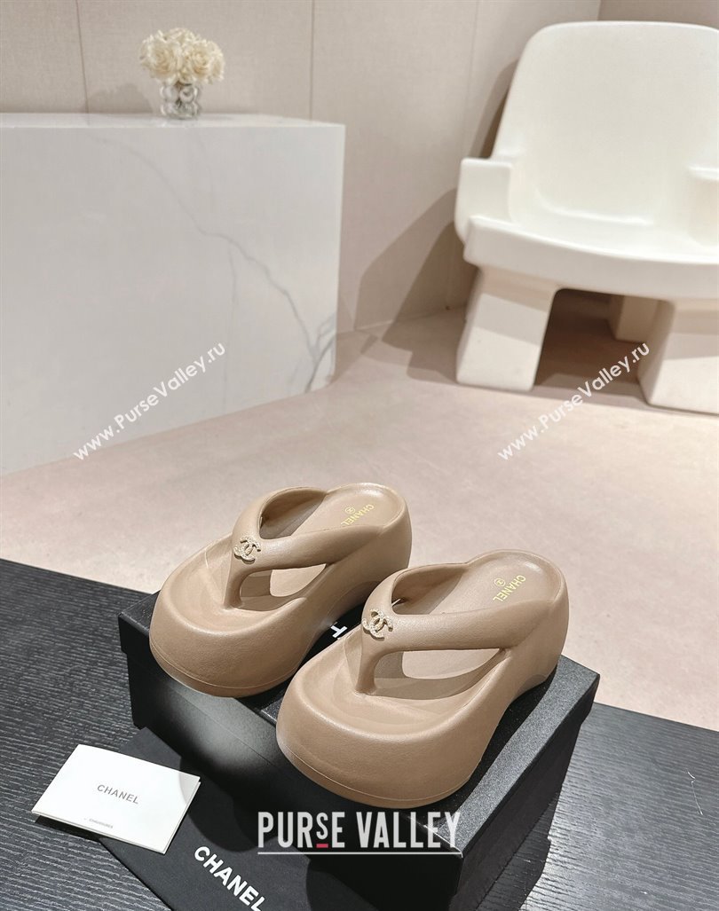 Chanel Rubber Platform Slide Thong Sandals 4cm with CC Khaki 2024 070301 (MD-240603156)