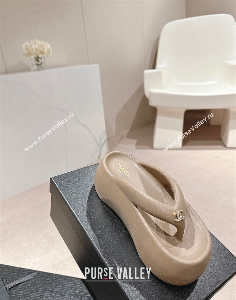 Chanel Rubber Platform Slide Thong Sandals 4cm with CC Khaki 2024 070301 (MD-240603156)