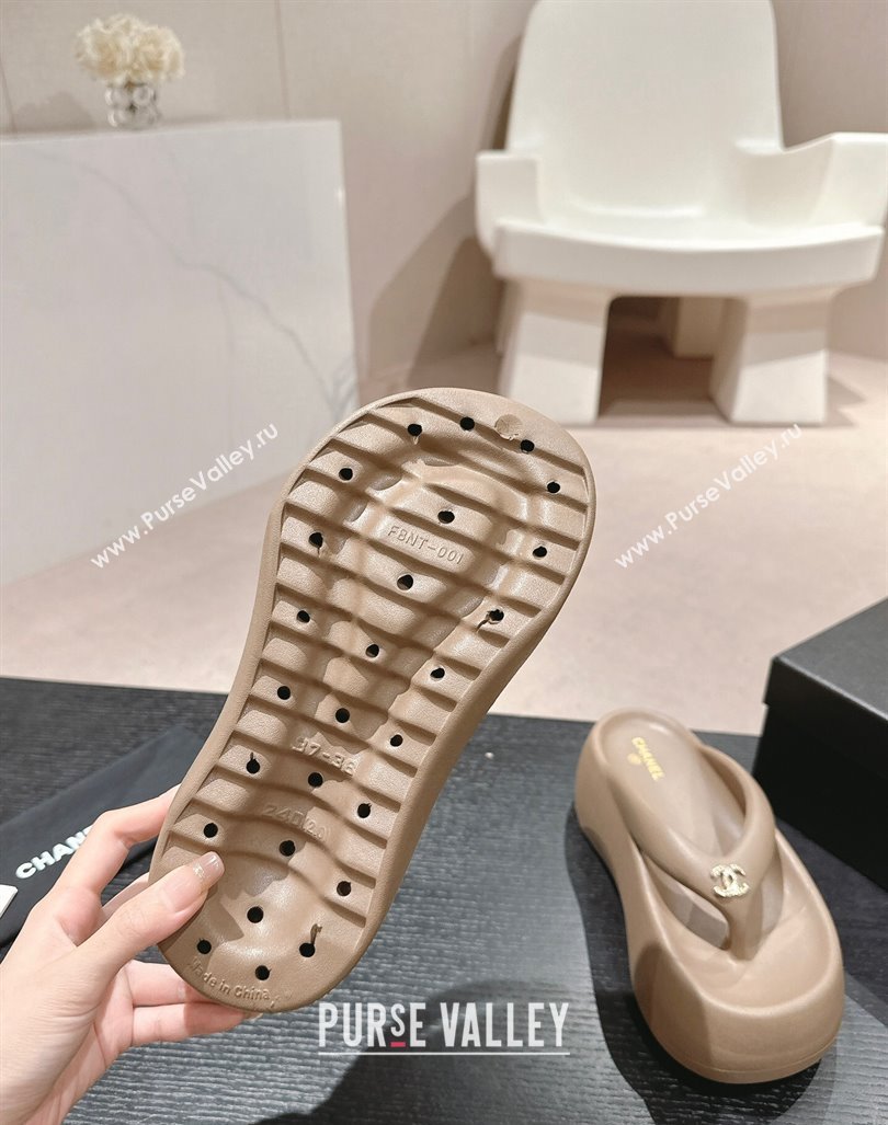 Chanel Rubber Platform Slide Thong Sandals 4cm with CC Khaki 2024 070301 (MD-240603156)