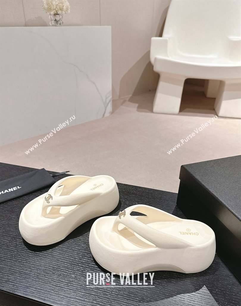 Chanel Rubber Platform Slide Thong Sandals 4cm with CC Cream White 2024 070301 (MD-240603157)