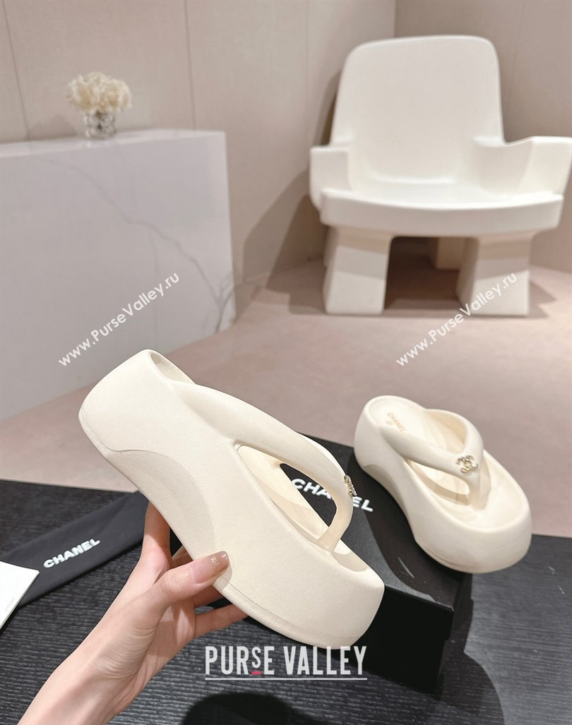 Chanel Rubber Platform Slide Thong Sandals 4cm with CC Cream White 2024 070301 (MD-240603157)