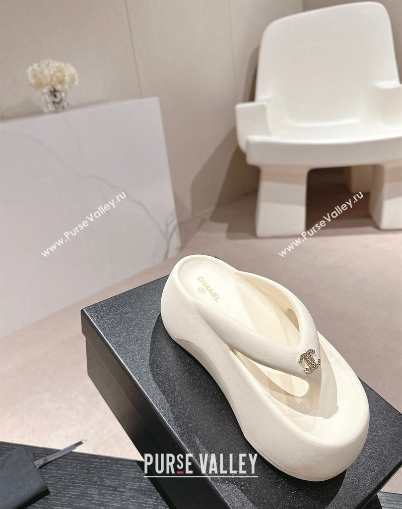 Chanel Rubber Platform Slide Thong Sandals 4cm with CC Cream White 2024 070301 (MD-240603157)