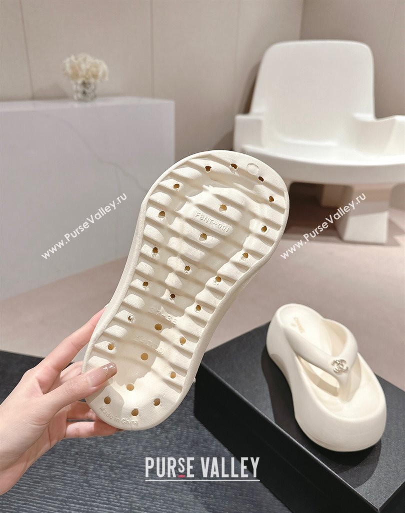 Chanel Rubber Platform Slide Thong Sandals 4cm with CC Cream White 2024 070301 (MD-240603157)