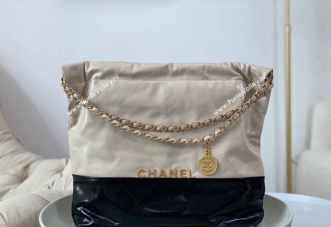 Chanel 22 Shiny Calfskin Patchwork Shopping Bag AS3261 Nude/Black 2024 0626 (SM-240626068)