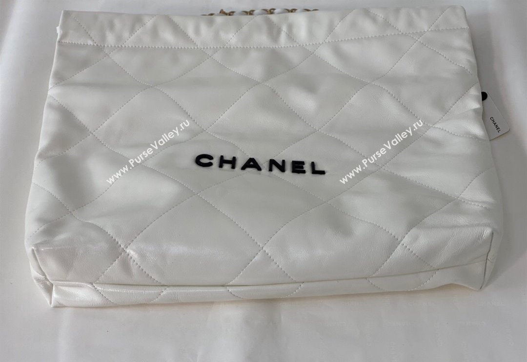 Chanel 22 Shiny Calfskin Leather Shopping Bag AS3261 White/Black 2024 0626 (SM-240626072)