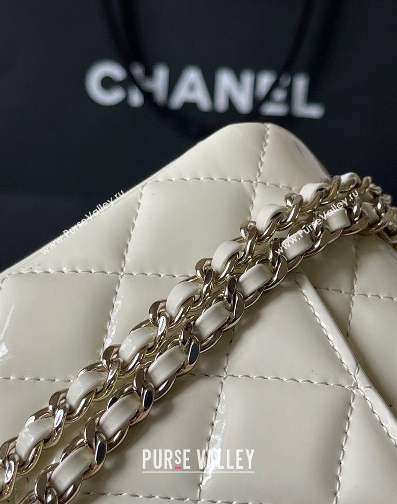 Chanel Patent Calfskin Mini Flap Bag with Top Handle AS2431 White 2024 0626 (yingf-240626120)