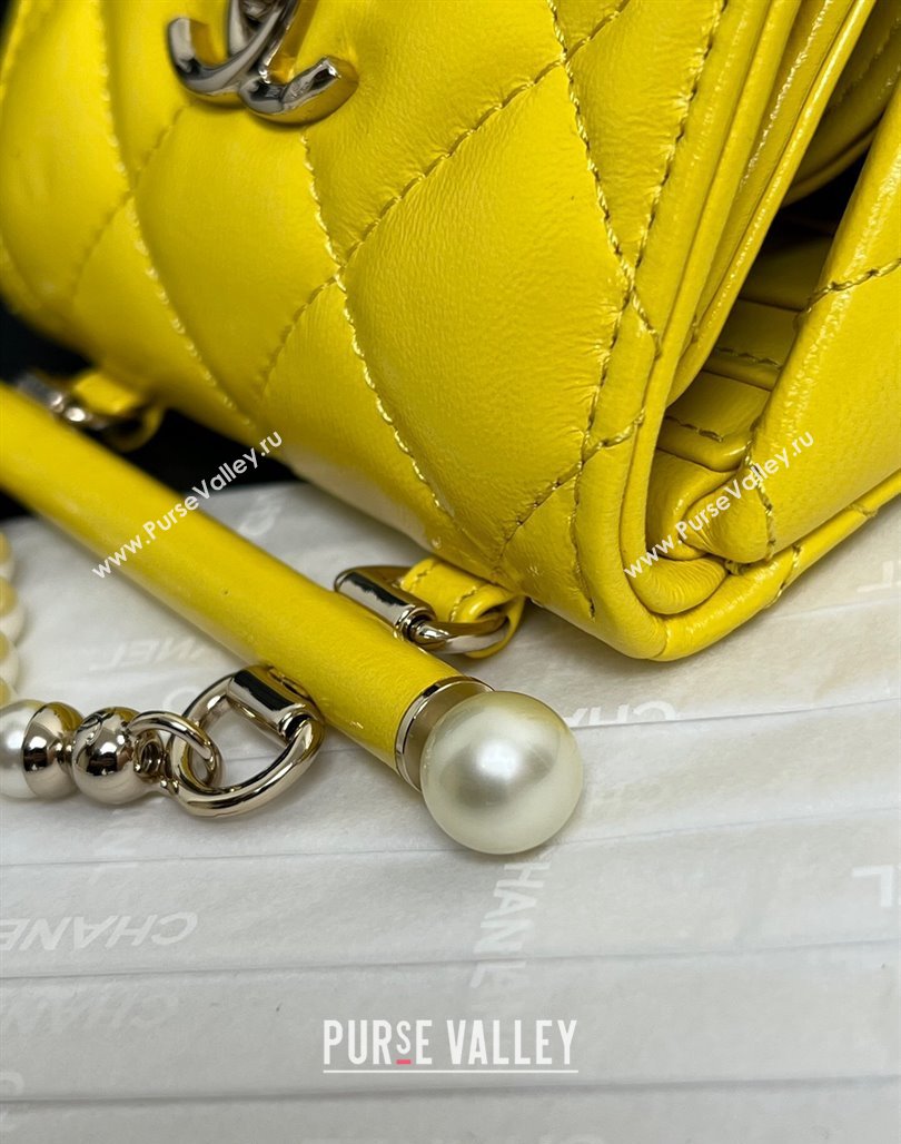 Chanel Lambskin Triangle Clutch with Chain and Pearls Yellow 2024 AP4006 (yezi-240627035)