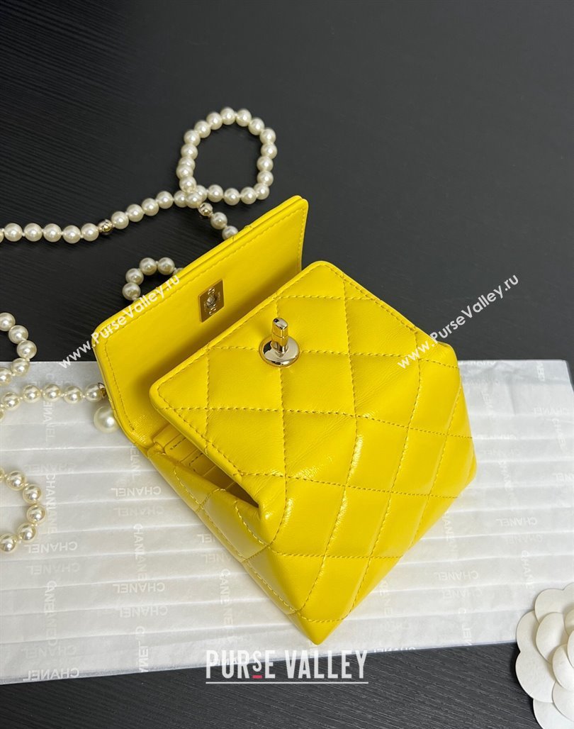 Chanel Lambskin Triangle Clutch with Chain and Pearls Yellow 2024 AP4006 (yezi-240627035)