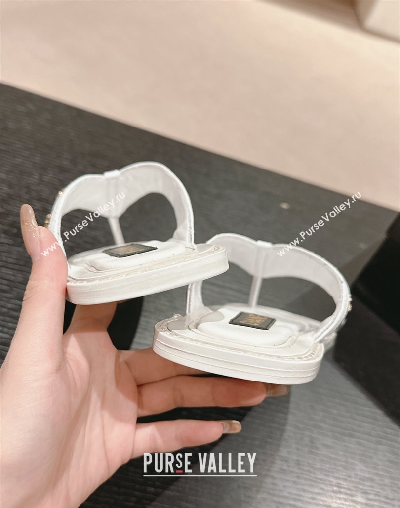 Chanel Calfskin Flat Thong Slide Sandal with Charm White/Black2 2024 0701 (MD-2407013)