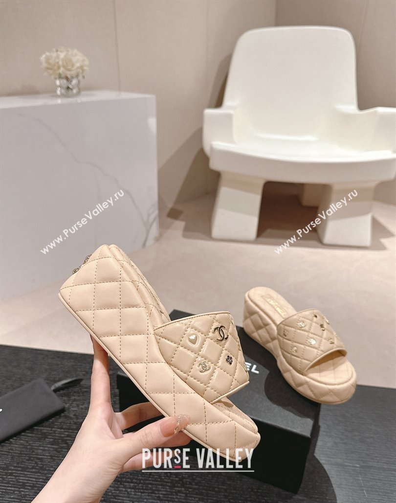 Chanel Lambskin Wedge Slides Sandal 6.5cm with Logo Charm Beige 2024 0701 (MD-240701113)