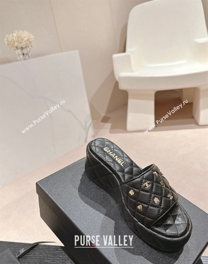 Chanel Lambskin Wedge Slides Sandal 6.5cm with Logo Charm Black 2024 0701 (MD-240701114)