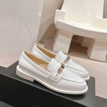 Chanel Calfskin Loafers with Charm White 2024 G45785 (MD-240701057)