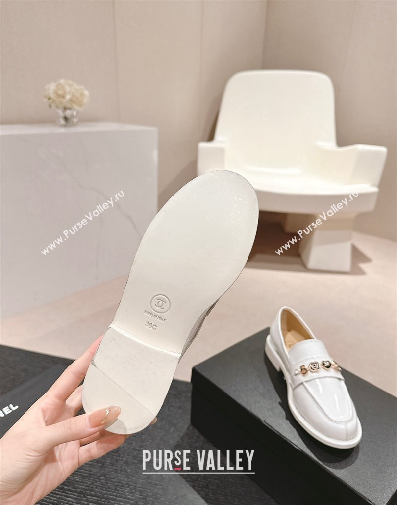 Chanel Calfskin Loafers with Charm White 2024 G45785 (MD-240701057)