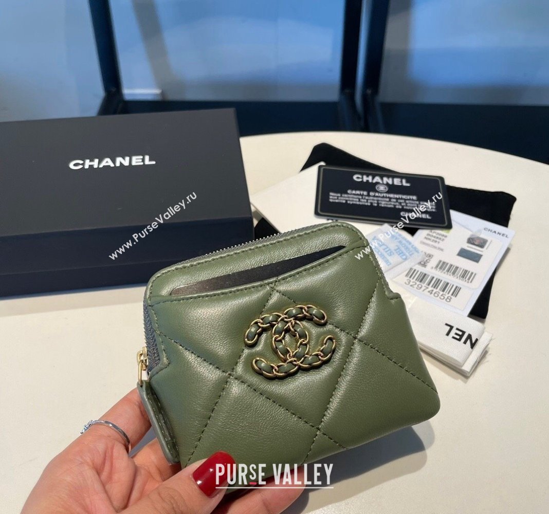 Chanel Shiny Lambskin 19 Zipped Coin Purse Wallet AP2086 Khaki Green 2024 (SSZ-240717064)