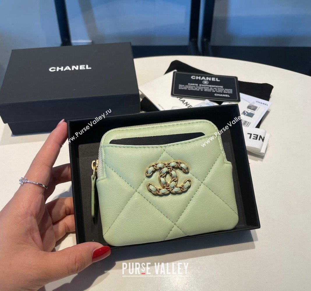 Chanel Shiny Lambskin 19 Zipped Coin Purse Wallet AP2086 Pale Green 2024 (SSZ-240717066)