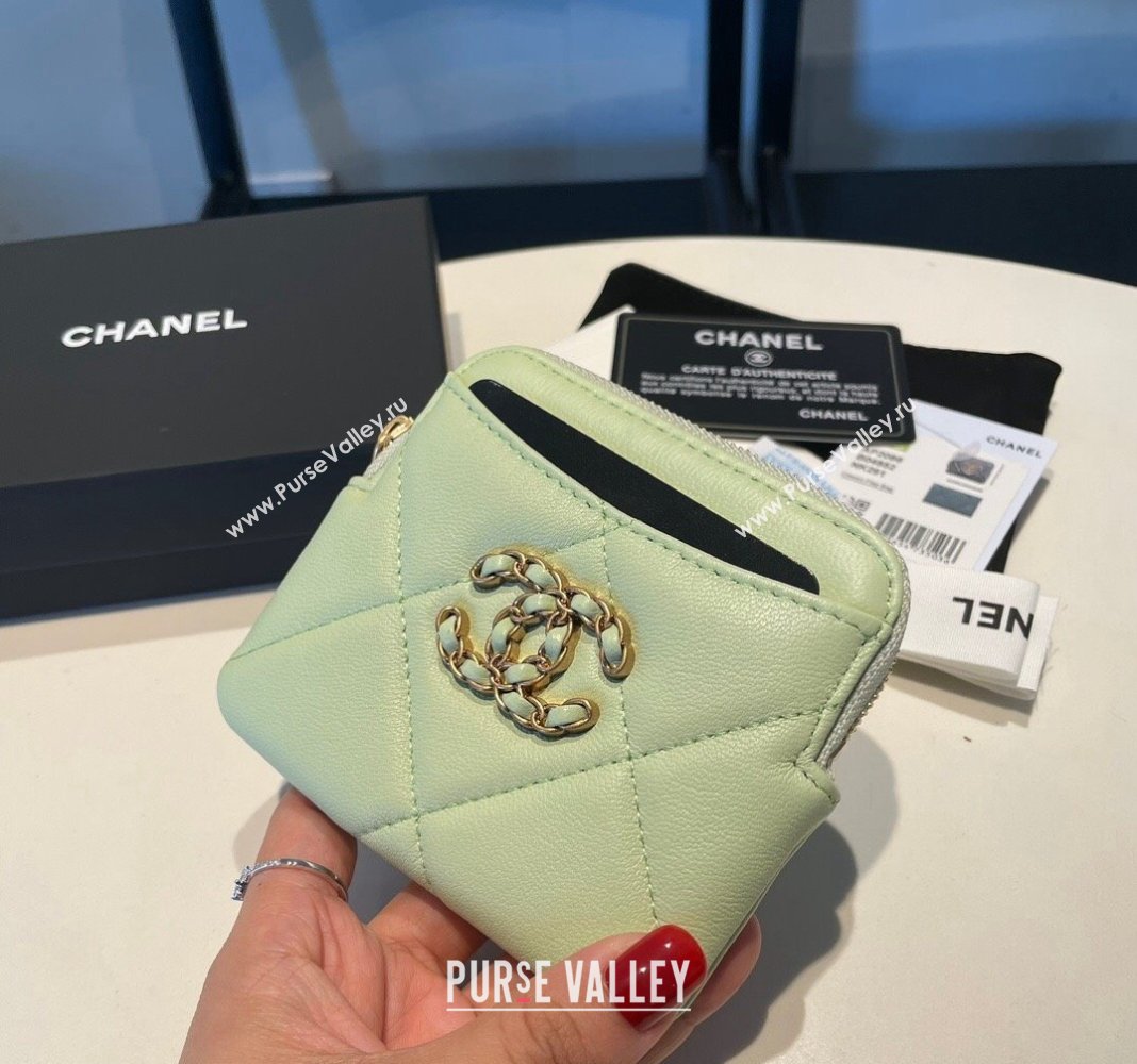 Chanel Shiny Lambskin 19 Zipped Coin Purse Wallet AP2086 Pale Green 2024 (SSZ-240717066)