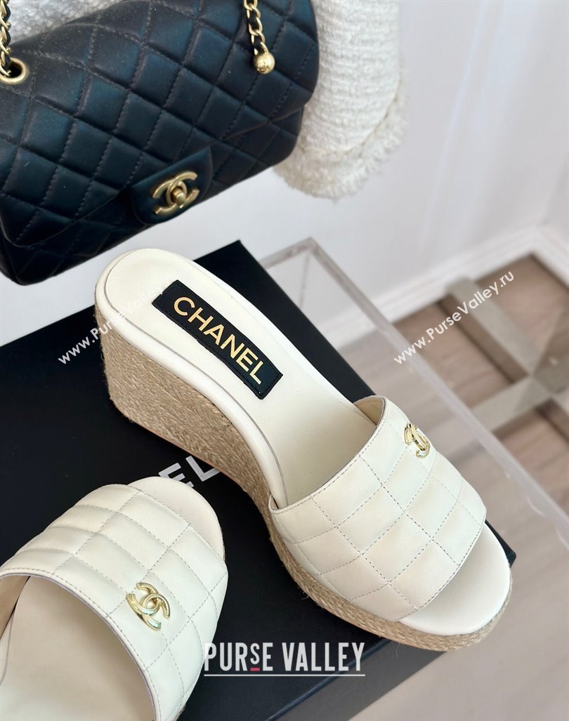 Chanel Quilted Lambskin Wedge Slides Sandal 8cm White 2024 0603 (MD-240722120)