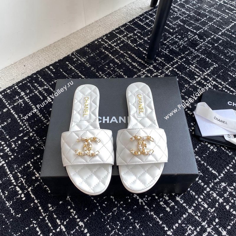 Chanel Lambskin Flat Slides Sandal with Chain Pearl CC White 2024 072204 (KL-240722021)