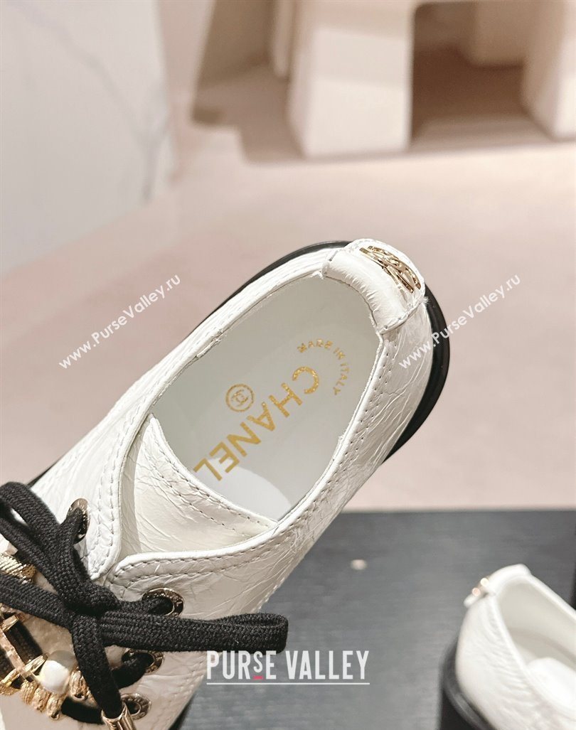 Chanel Patent Crinkled Calfskin lace-up Pumps 5cm with Charm White 2024 G45856 (MD-240722060)